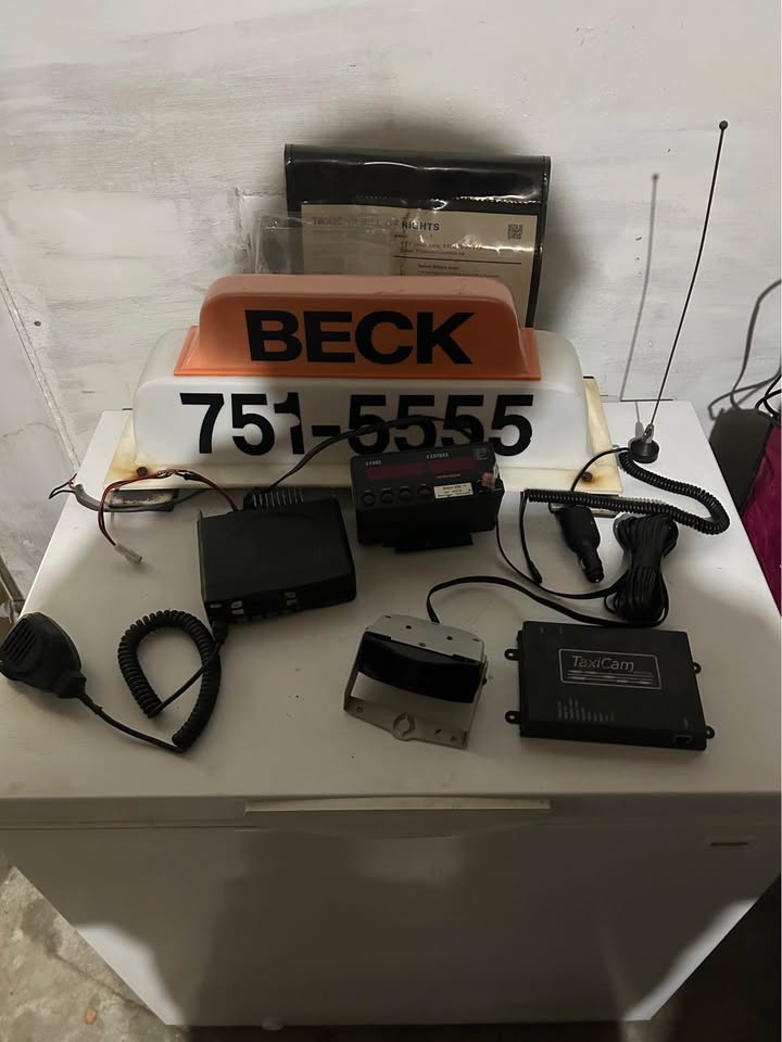 🚕 Beck Taxi Equipment Bundle – Signs, Radios– Best Offer - photo 2