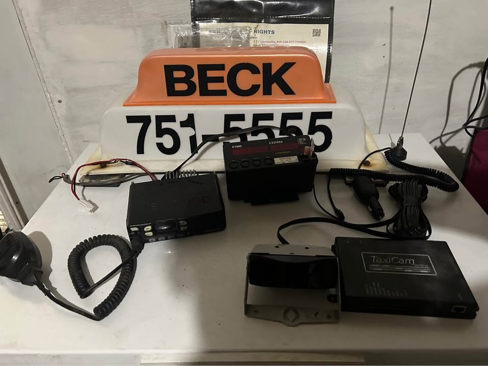 🚕 Beck Taxi Equipment Bundle – Signs, Radios– Best Offer - photo 3
