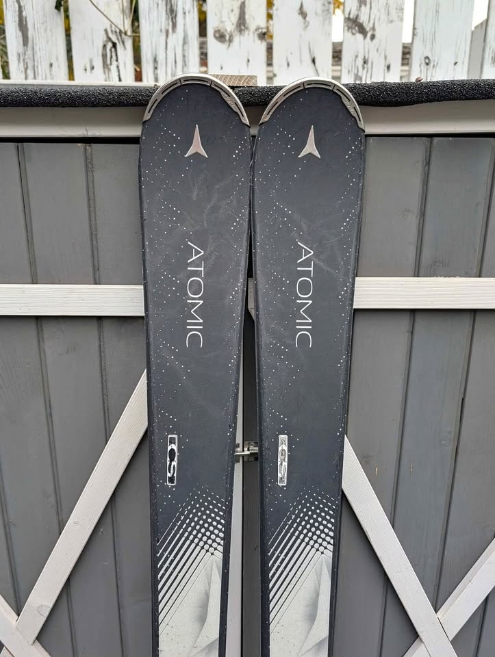 Ladies / Youth Ski Package 148cm Skis + boots + poles