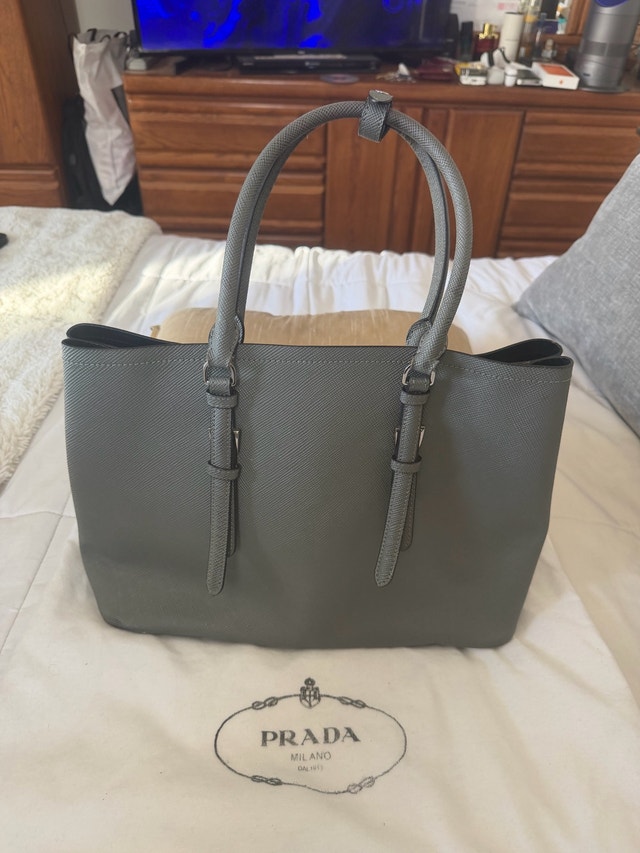 Women’s Prada Tote Bag - photo 3