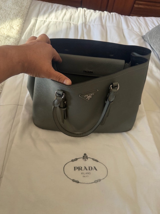 Women’s Prada Tote Bag - photo 4