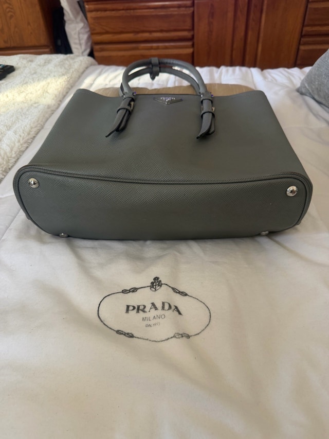 Women’s Prada Tote Bag - photo 5