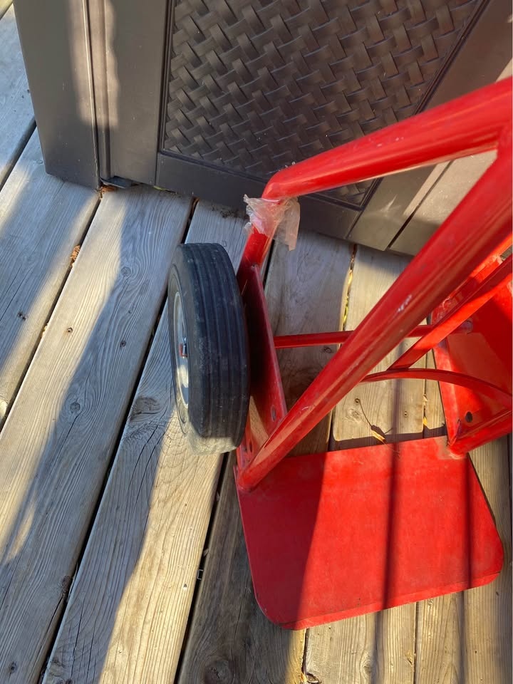 Uline Continuous Handle Steel Hand Truck - Solid Wheels - photo 4