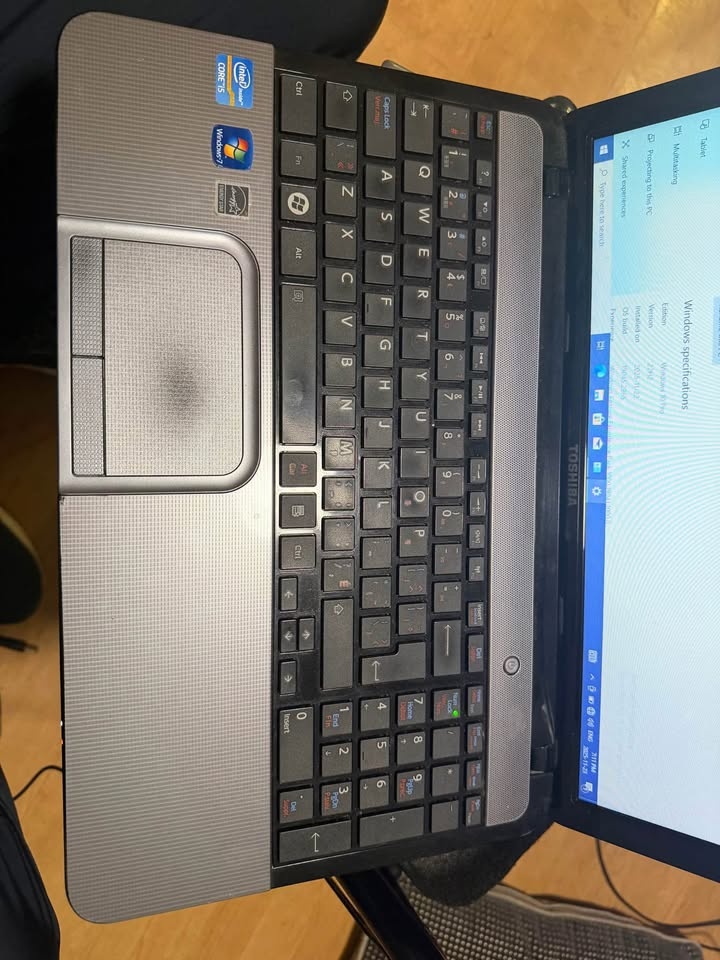 Toshiba Satellite L850 – Great Condition | Ready to Use! - photo 3