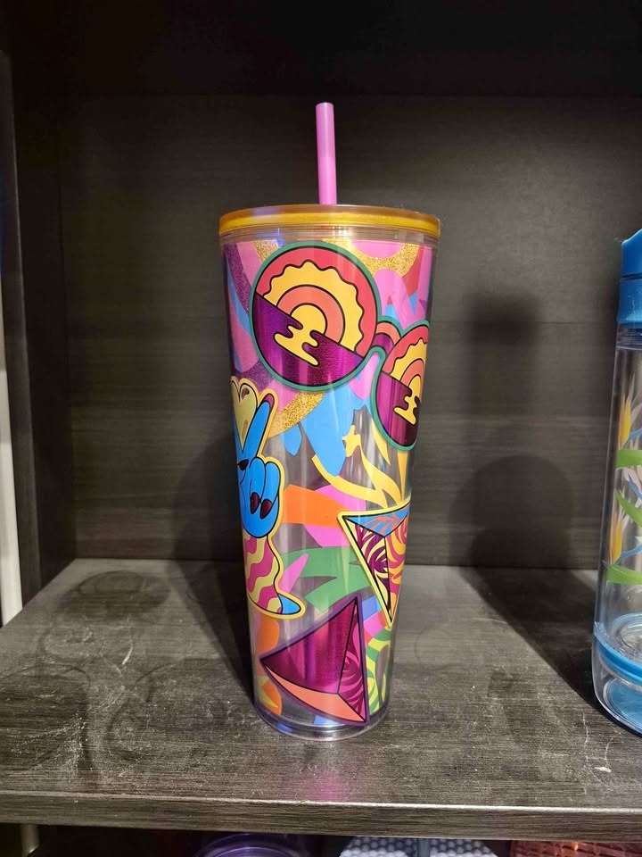 Starbucks Venti cups