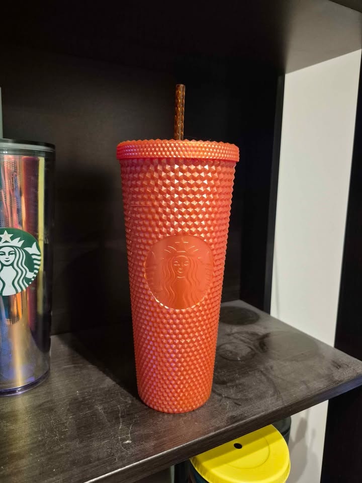 Starbucks Venti cups - photo 4