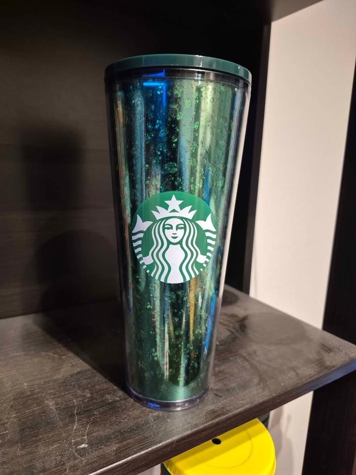 Starbucks cups No Straws - photo 5