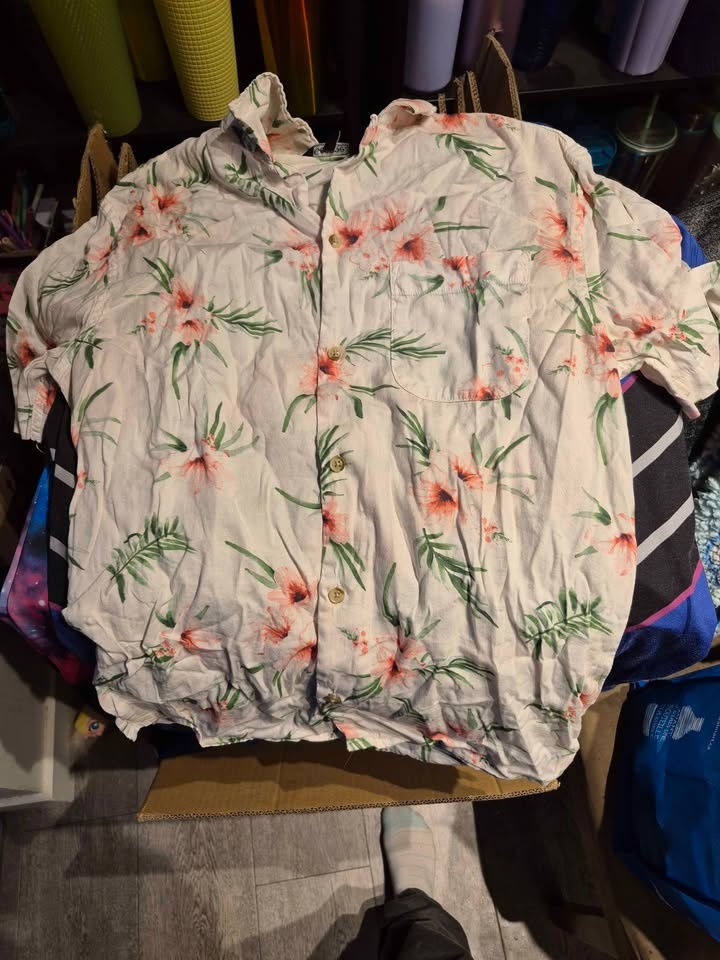 Variety of T-shirts for sale! - photo 2