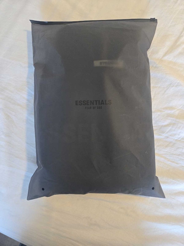 essential hoodie black, medium - photo 2
