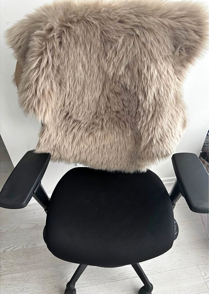 Faux fur throw decor suitable for chairs or sofas of any style.