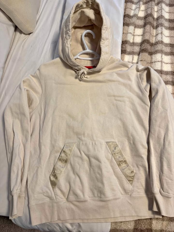 Supreme Hoodie Size Medium Unisex