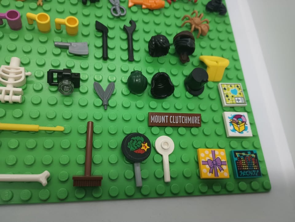 Lot of Lego Minifig Parts and Accessories - photo 3