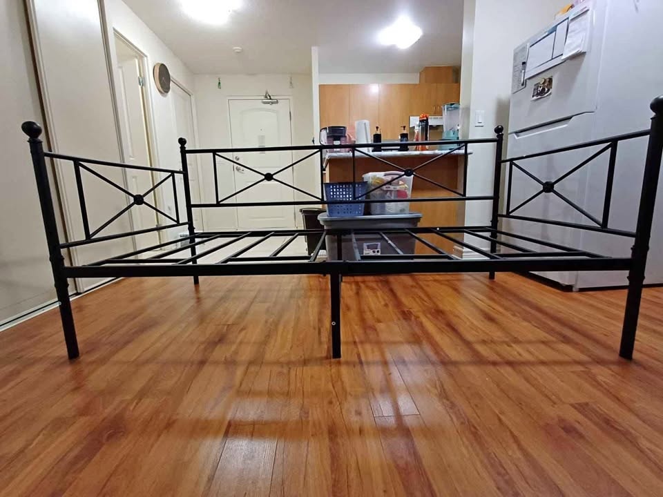 Metal Daybed / Bed frame