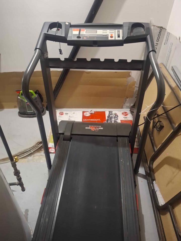 Treadmill working no incline - photo 4
