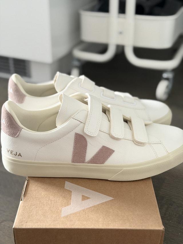 Veja Sneaker - photo 3