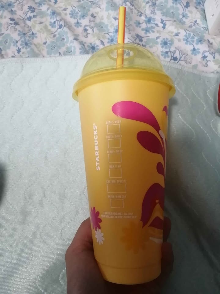 Reusable color changing Starbucks cup - photo 2