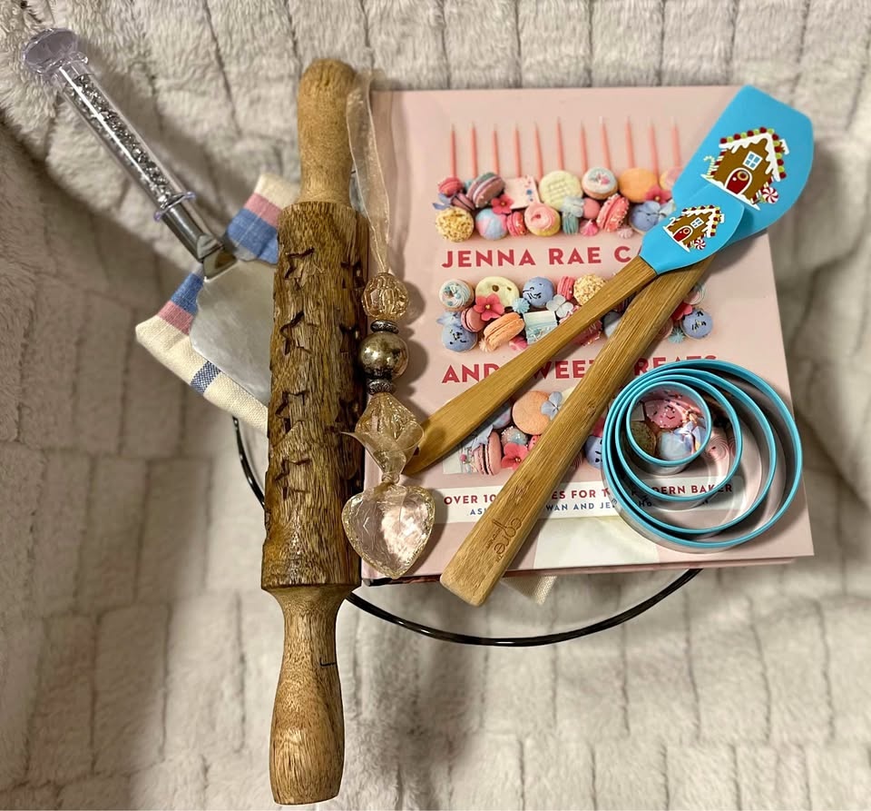 Holiday Baking Gift Set – Perfect for Christmas Bakers! 🎄