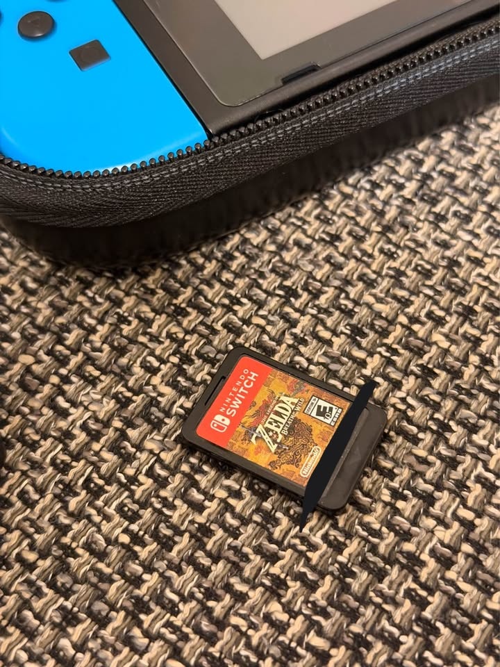 Nintendo Switch + Pikachu Case + Zelda Breath of the Wild - photo 3