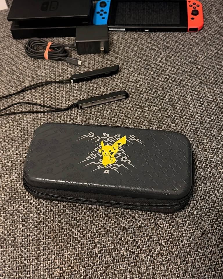 Nintendo Switch + Pikachu Case + Zelda Breath of the Wild - photo 4
