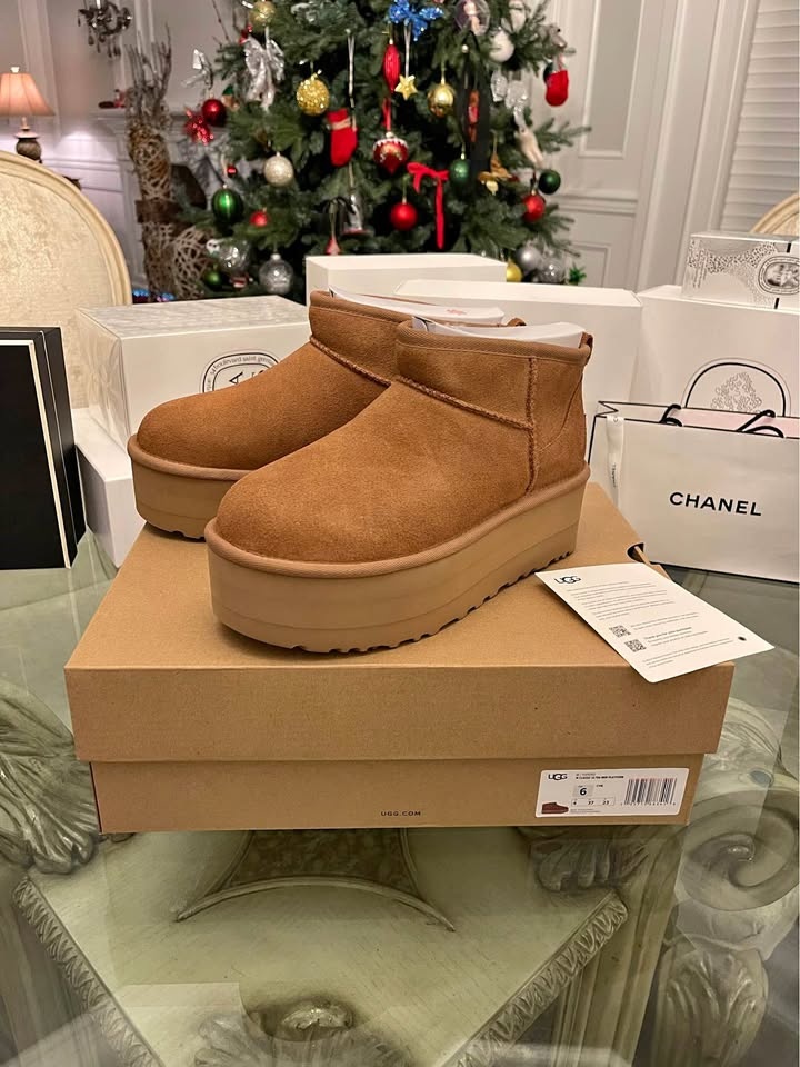 UGG Ultra Mini Platform Boots Women Size US 6 Chestnut