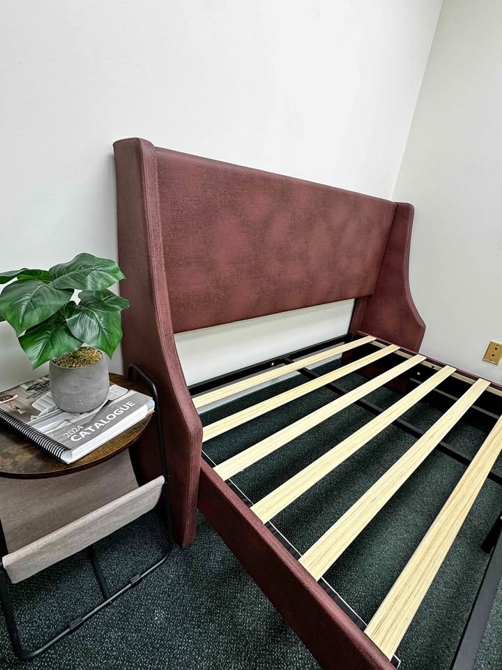 SALE Queen Wingback Vintage Burgundy Strong Platform Bed BRAND N