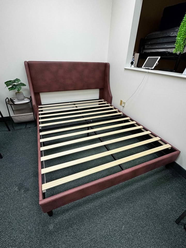 SALE Queen Wingback Vintage Burgundy Strong Platform Bed BRAND N - photo 4