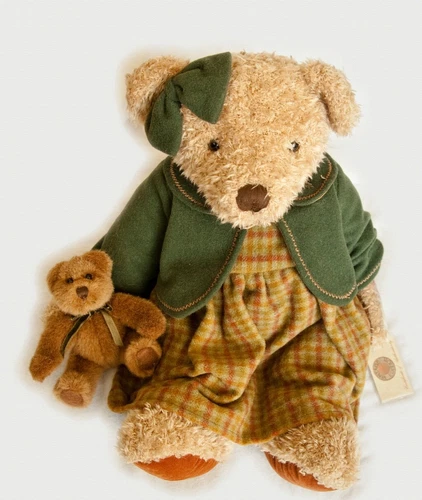 Russ Vintage Teddy Bear : Lady Elspeth (Authentic Collectible)