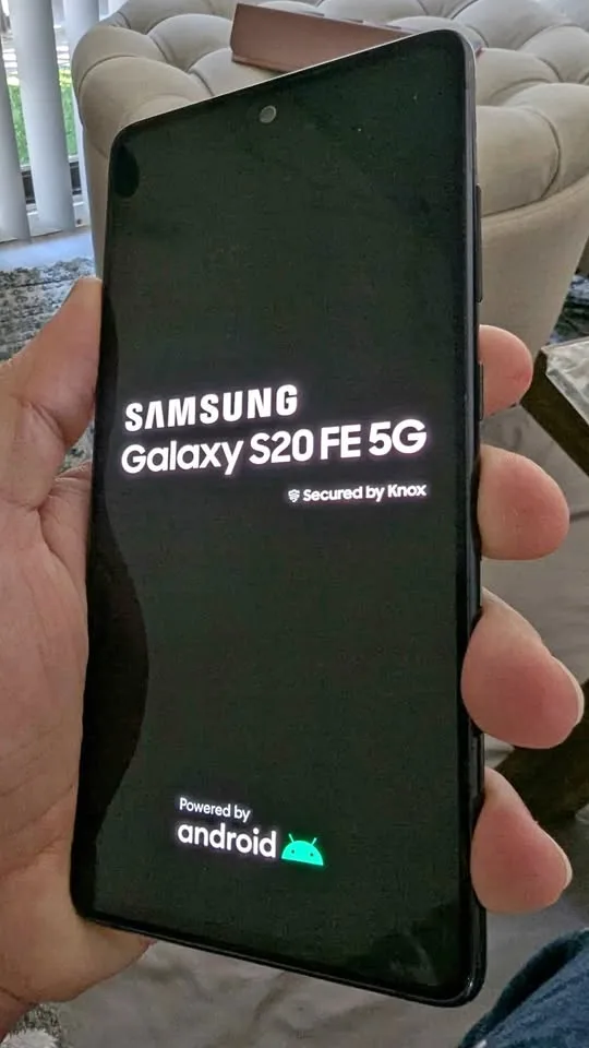 Samsung Galaxy s20 FE • 128gb • Unlocked thumbnail