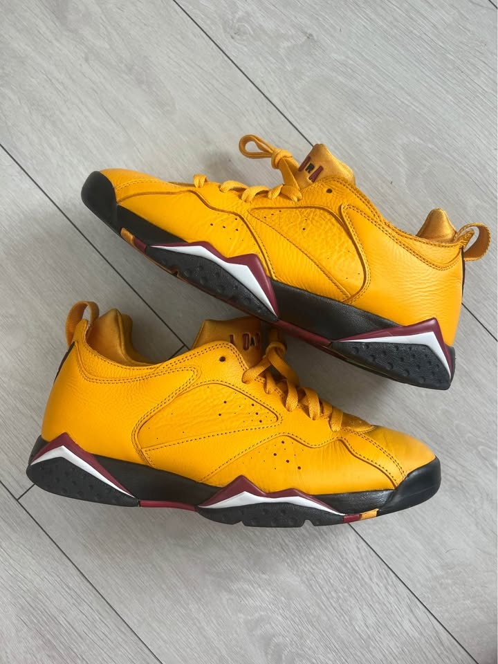 Jordan 7 Taxi Size 9.5 Great condition - photo 2