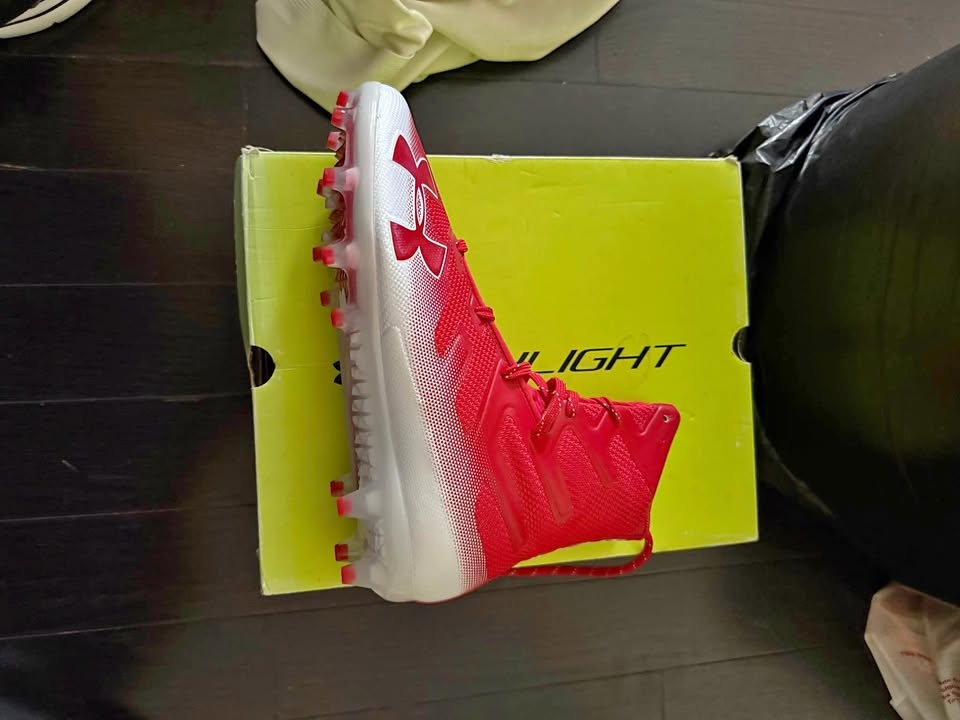 UA HIGHLIGHT MC New size 9