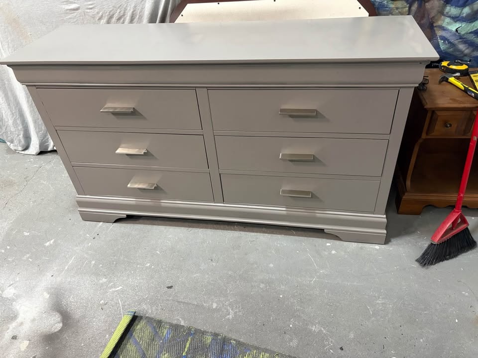Beautiful gray storage dresser - excellent condition - photo 2