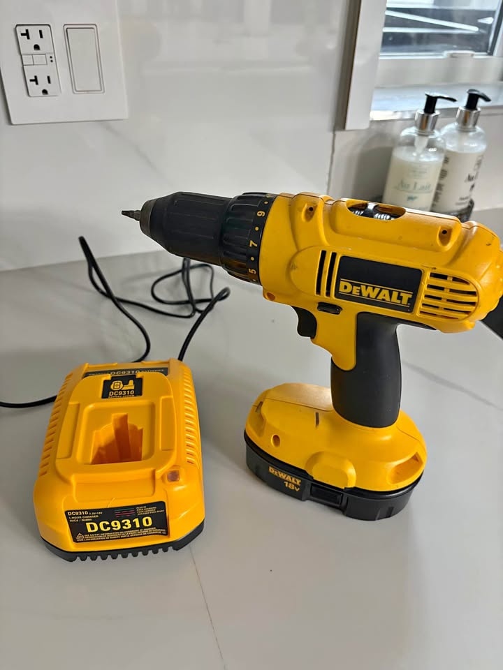 18v dewalt cordless drill