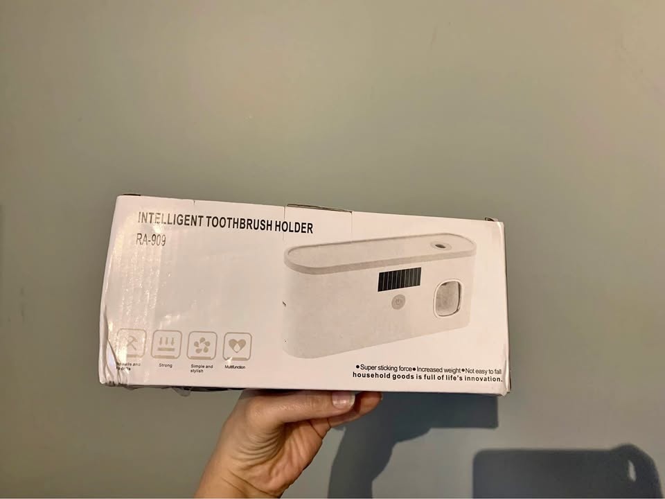 White Intelligent Toothbrush Holder