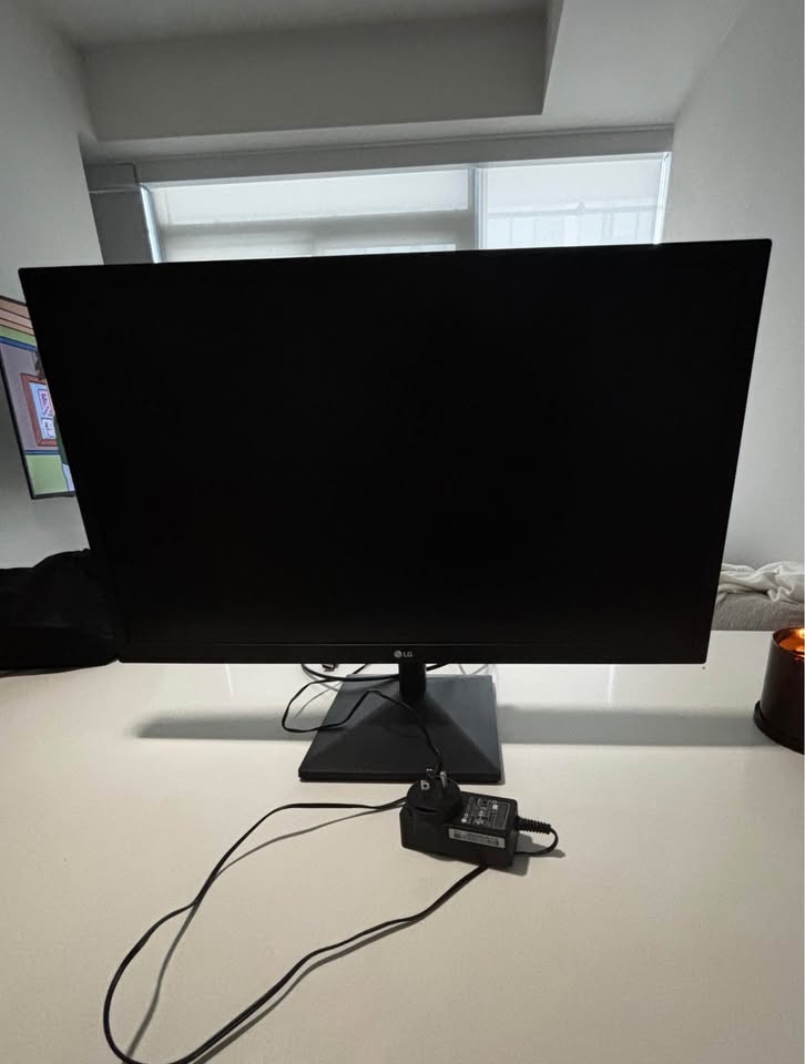 Lg desk monitor - pick up by Thursday - photo 2