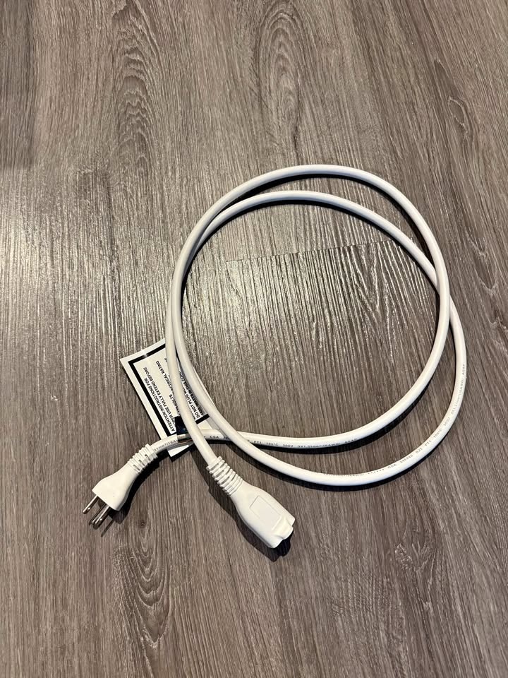 Extension cord (6 FT)