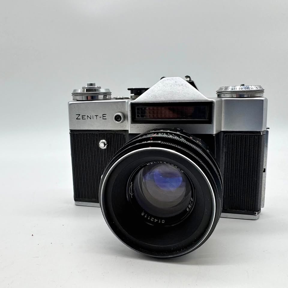 Zenit-E 35mm Camera w/ Helios-44-2 Lens