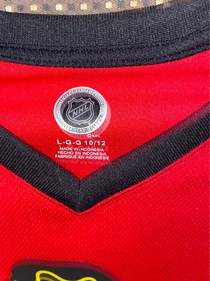 Blackhawks Jersey kids size 10/12 L-G - photo 2
