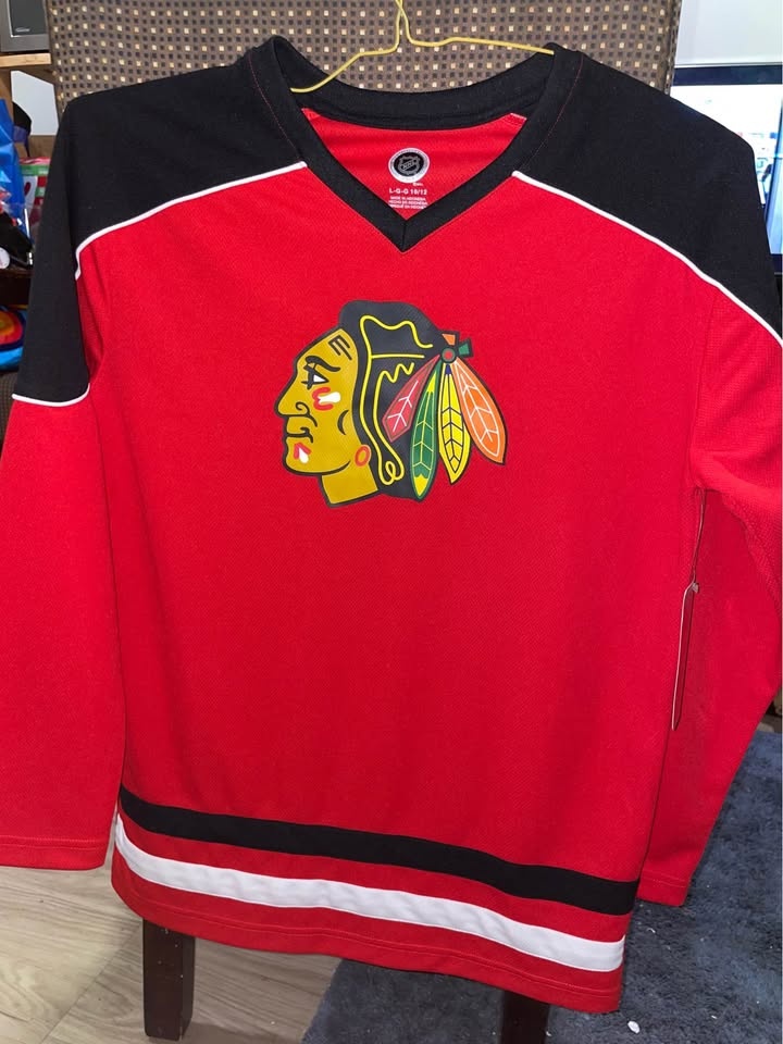 Blackhawks Jersey kids size 10/12 L-G - photo 5