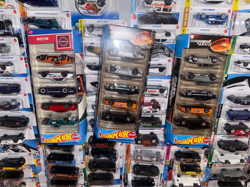 Hot wheels lot (READ DESCRIPTION) - photo 3