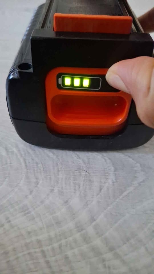 BLACK+DECKER 40V Max Battery, 2.0-Ah (LBX2040) w/ Charger - photo 3
