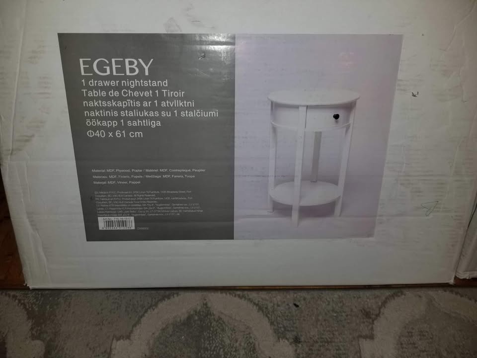 Brand new in box white end table - photo 2