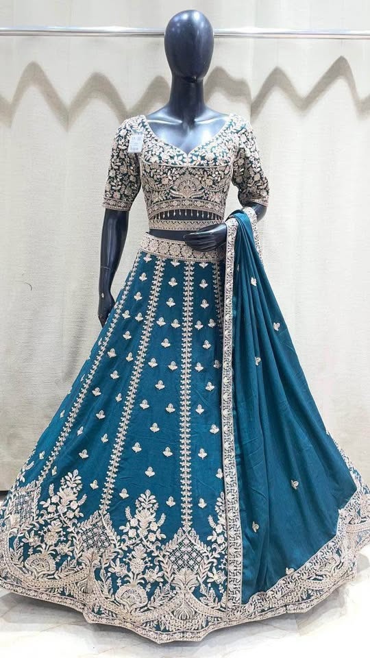 Designer partywear Lehengas - photo 2