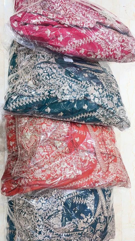 Designer partywear Lehengas - photo 4