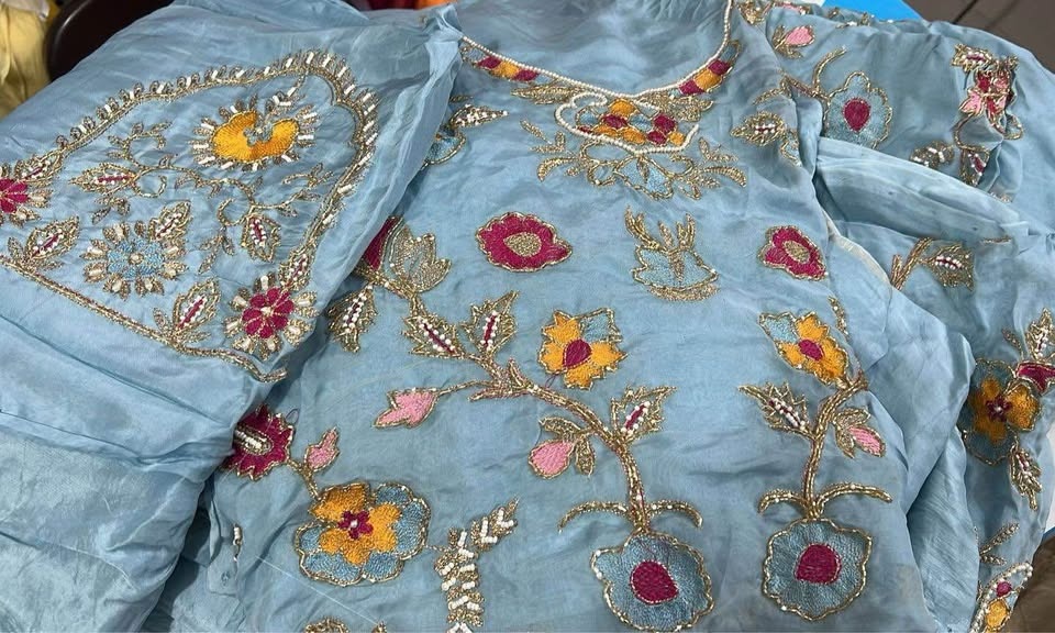 Beautiful handwork suit - photo 3