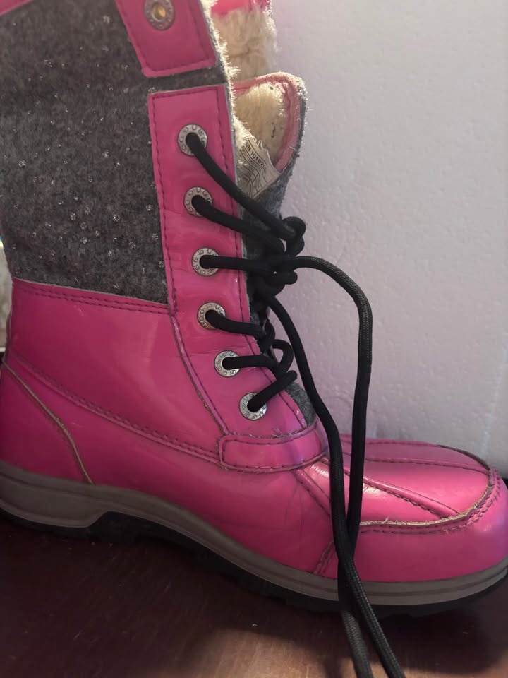UGG Butte ll Kids Boots size 3 - photo 3