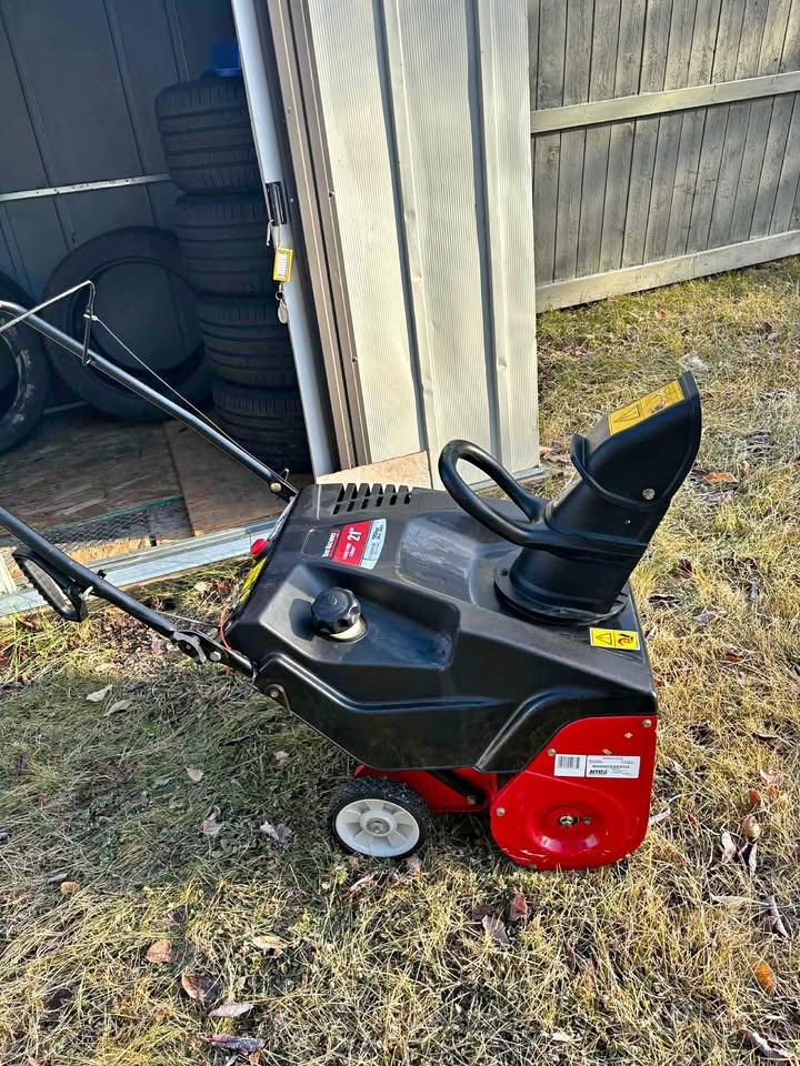 21" Craftsman 4-Cycle Snow Blower