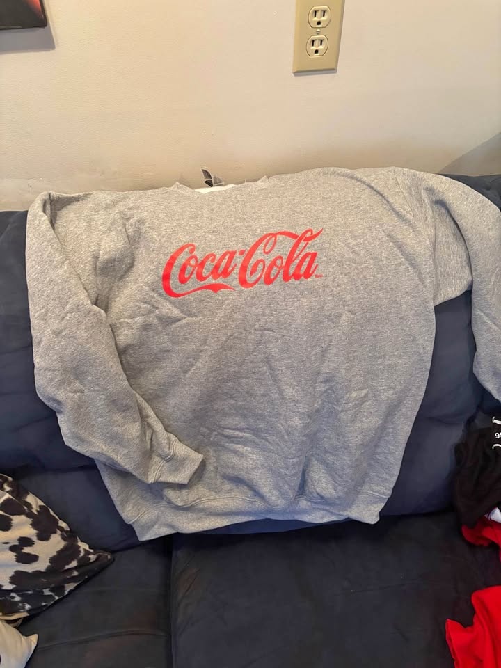 Brand New Coca Cola Sweater 🏆