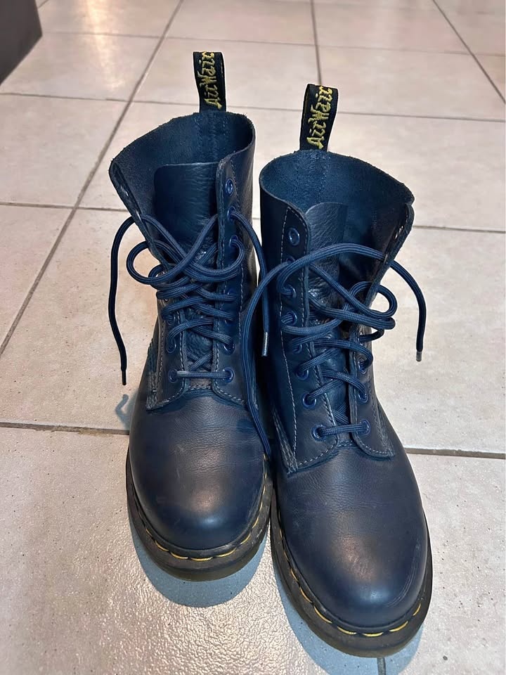 Dr. Martens 1460 Pascal Boots US Women’s Size 8