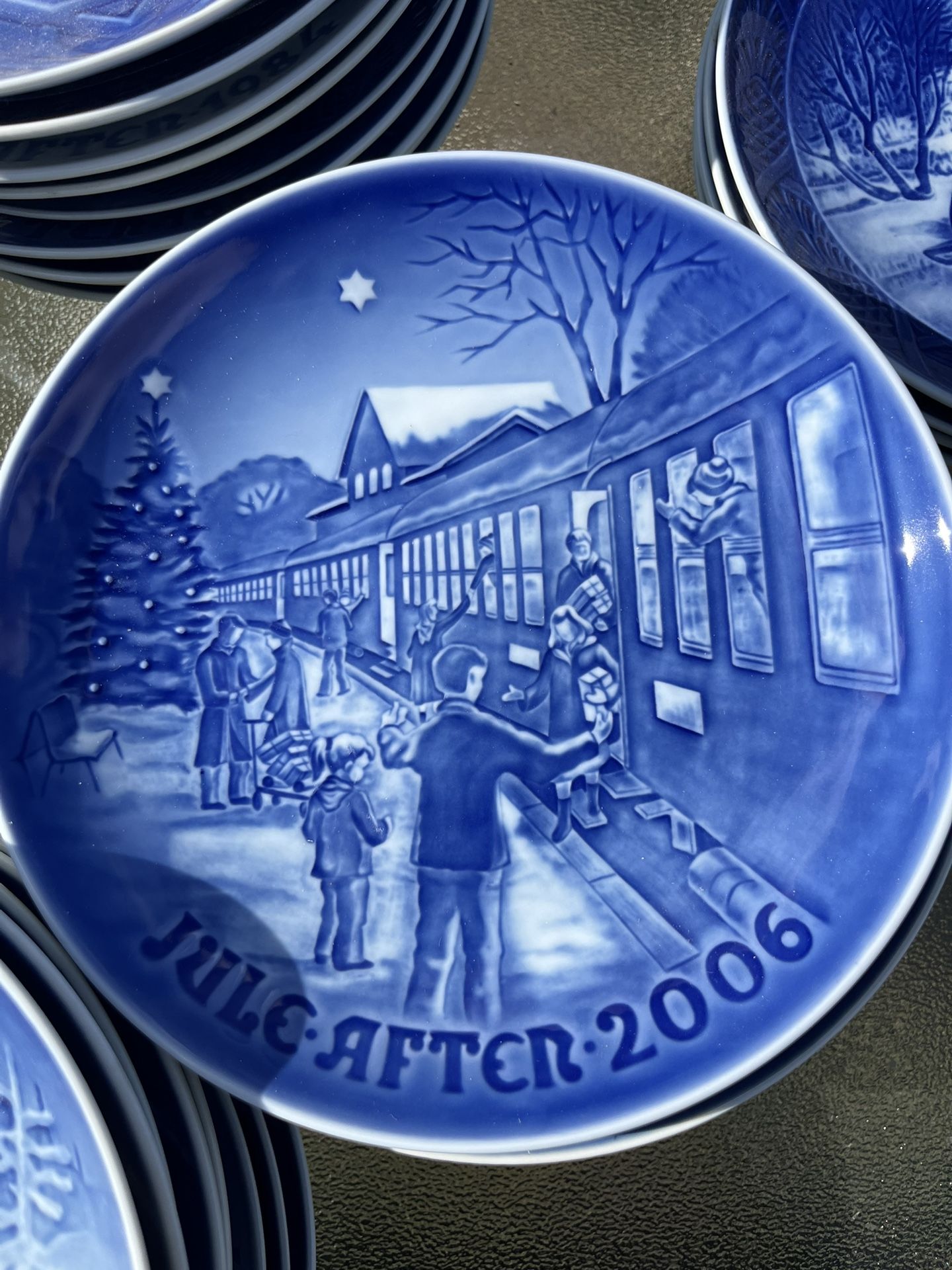 Bing & Grondahl Collector Plates - 52 Plates - photo 2