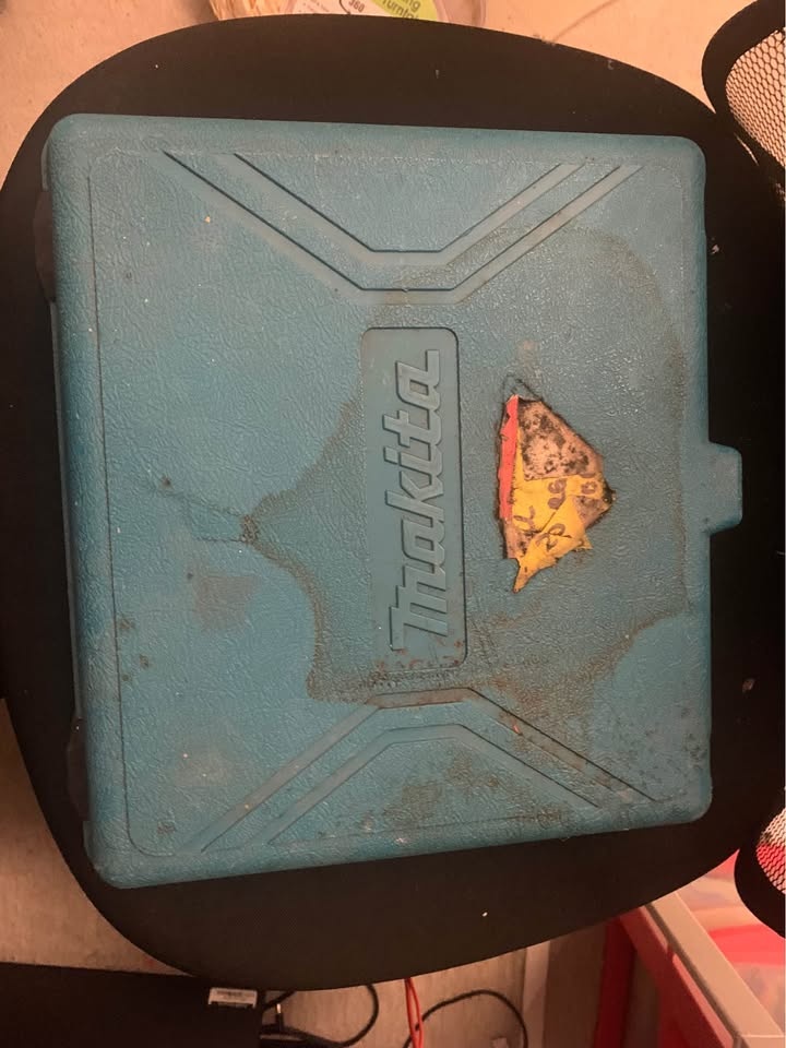 Makita drill for parts - photo 2